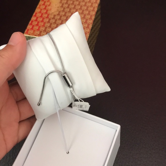 MICHAEL KORS MK HEART & CRYSTAL SLIDER BRACELET sliver tone - Picture 4 of 8